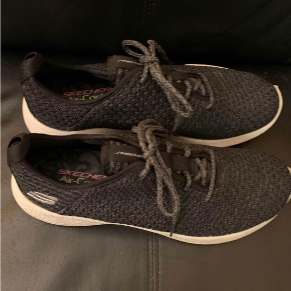 Sketchers sneakers sz 9 - Picture 2 of 4